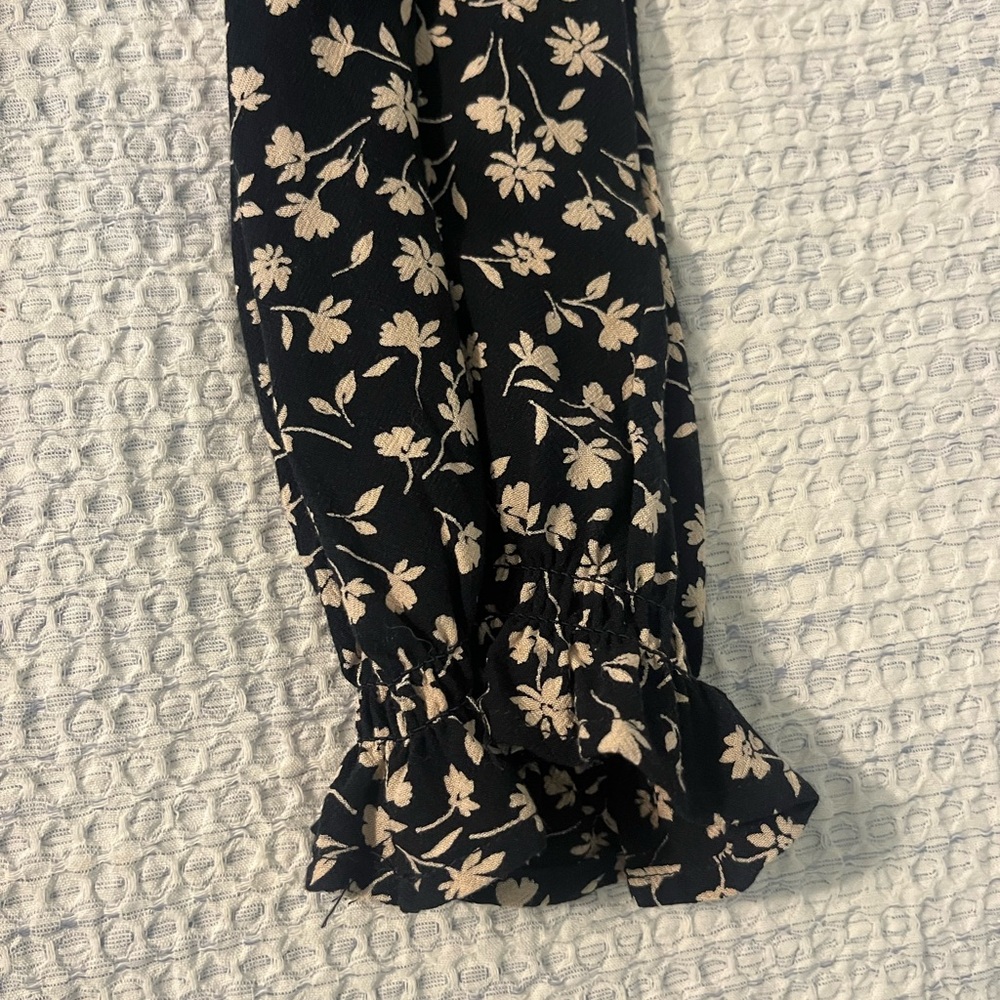 American Eagle Outfitters Black Floral Blouse - Picture 5 of 6